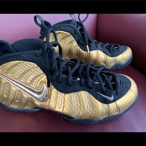 Nike Air Foamposite metallic gold size 9.5